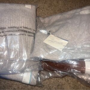 Universal threads sweater lot nwt
